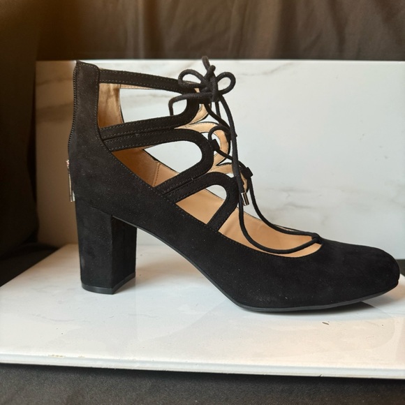 Unisa Scalloped Suede Lace Up Uncalete Pump Block Heels Black Size 9.5 - Picture 2 of 6